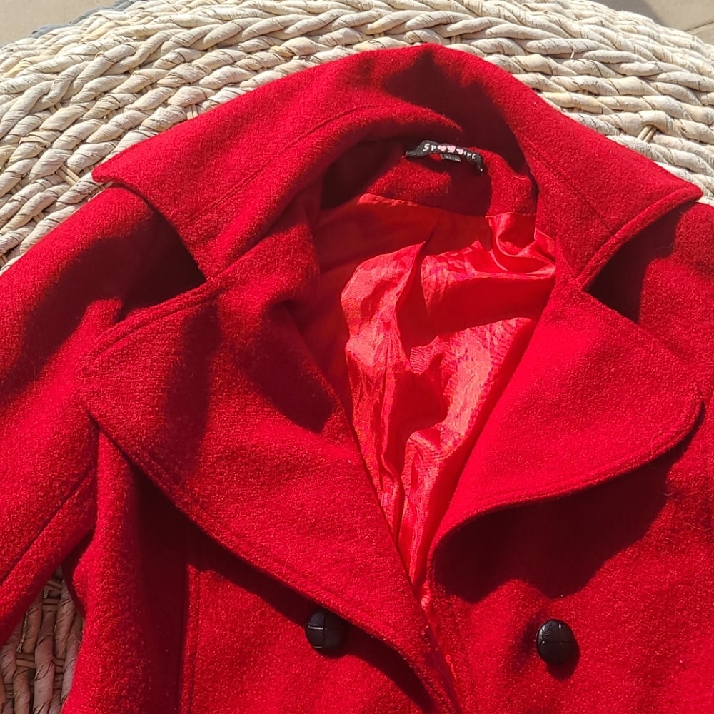 Red jacket - Picture 2 of 8